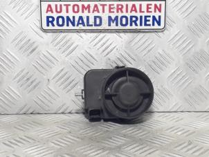 Usados Sirena de alarma Volvo S40 (MS) 2.0 16V Precio € 35,00 Norma de margen ofrecido por Automaterialen Ronald Morien B.V.