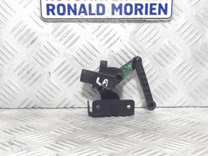 Usagé Correcteur de hauteur de phare xénon Volkswagen Golf VII (AUA) 1.4 TSI 16V Prix € 19,00 Règlement à la marge proposé par Automaterialen Ronald Morien B.V.