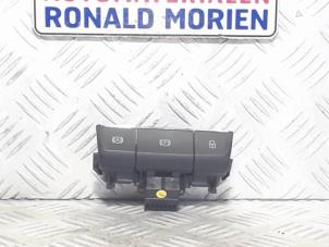 Gebrauchte Handbremse Schalter Skoda Superb Combi (3V5) 1.6 TDI Preis € 25,00 Margenregelung angeboten von Automaterialen Ronald Morien B.V.