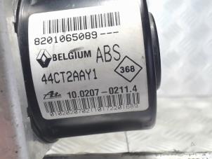 Pompa ABS z Renault Twingo II (CN) 1.2 16V 2012