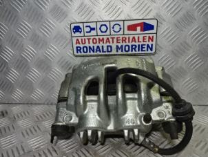 Used Front brake calliper, right Renault Master Price € 125,00 Margin scheme offered by Automaterialen Ronald Morien B.V.