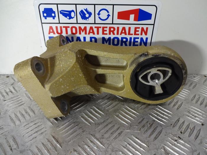 Used Engine mount Renault Master III (FV) 2.3 dCi 135 16V RWD Price € 49,00 Margin scheme offered by Automaterialen Ronald Morien B.V.
