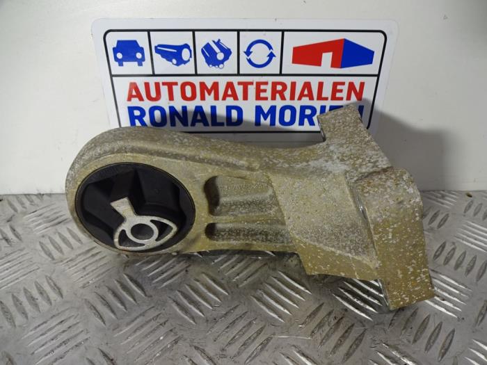Used Engine mount Renault Master Price € 59,29 Inclusive VAT offered by Automaterialen Ronald Morien B.V.