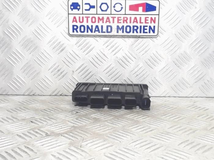 Używane Modul (rózne) BMW X1 (F48) sDrive 20i 2.0 16V Twin Power Turbo Cena € 29,00 Procedura marży oferowane przez Automaterialen Ronald Morien B.V.