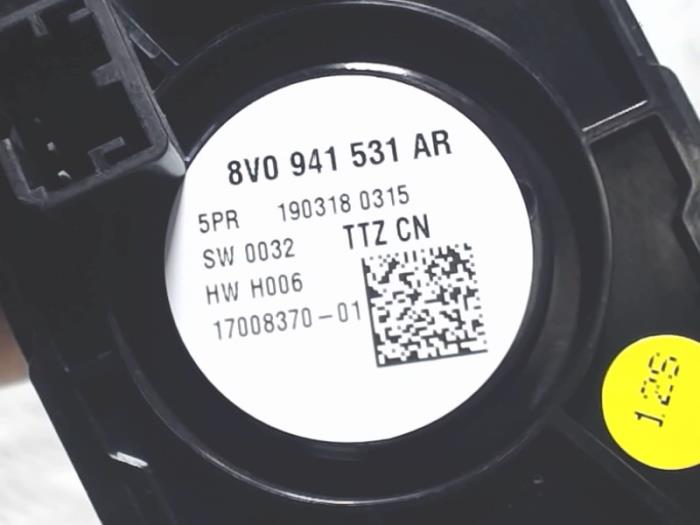 Light switch from a Audi A3 (8V1/8VK) 1.5 TFSI 16V 2018