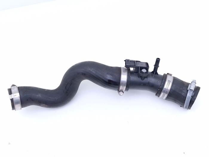 Gebrauchte Intercooler Schlauch Ford Focus 3 Wagon 1.0 Ti-VCT EcoBoost 12V 100 Preis € 35,00 Margenregelung angeboten von Automaterialen Ronald Morien B.V.