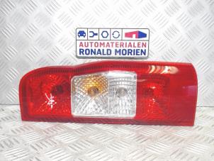Używane Tylne swiatlo pozycyjne prawe Ford Transit Cena € 25,00 Procedura marży oferowane przez Automaterialen Ronald Morien B.V.