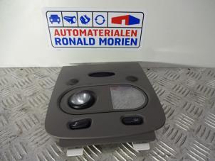 Gebrauchte Innenbeleuchtung vorne Renault Master Preis € 25,00 Margenregelung angeboten von Automaterialen Ronald Morien B.V.