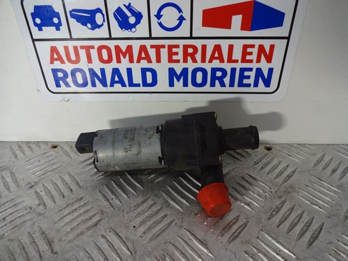 Begagnade Extra vattenpump Volkswagen Golf Pris € 19,99 Marginaltabell erbjuds av Automaterialen Ronald Morien B.V.