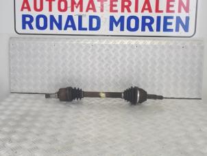 Usados Eje de transmisión izquierda delante Ford Focus 1 1.4 16V Precio € 25,00 Norma de margen ofrecido por Automaterialen Ronald Morien B.V.
