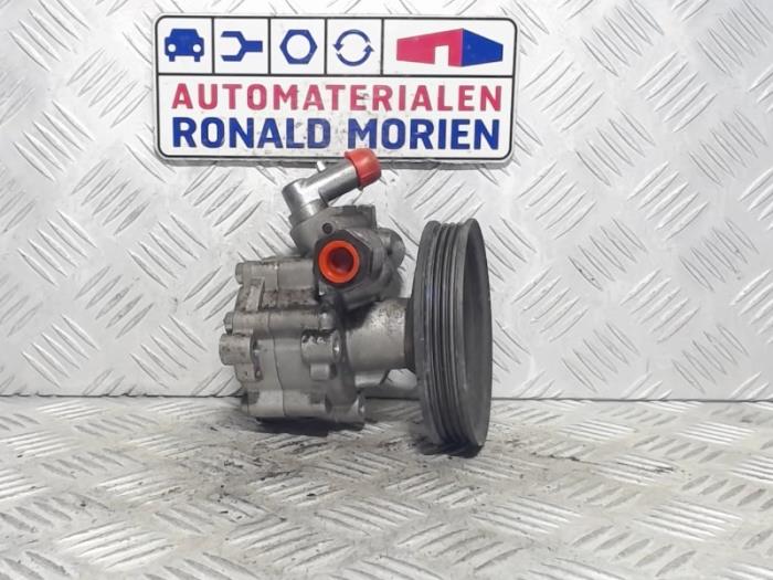 Usagé Pompe de direction Fiat Doblo Cargo (223) 1.3 D 16V Multijet Prix € 75,00 Règlement à la marge proposé par Automaterialen Ronald Morien B.V.