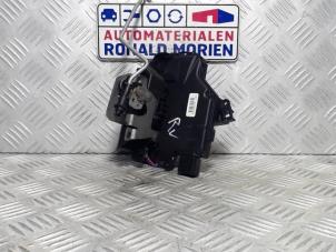 Gebrauchte Türschlossmechanik 4-türig rechts vorne Audi A2 (8Z0) 1.4 16V Preis € 49,00 Margenregelung angeboten von Automaterialen Ronald Morien B.V.