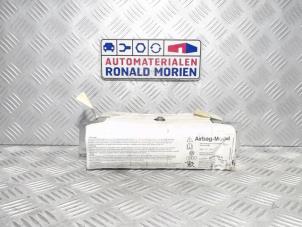 Usagé Airbag droite (tableau de bord) Audi A2 (8Z0) 1.4 16V Prix € 95,00 Règlement à la marge proposé par Automaterialen Ronald Morien B.V.