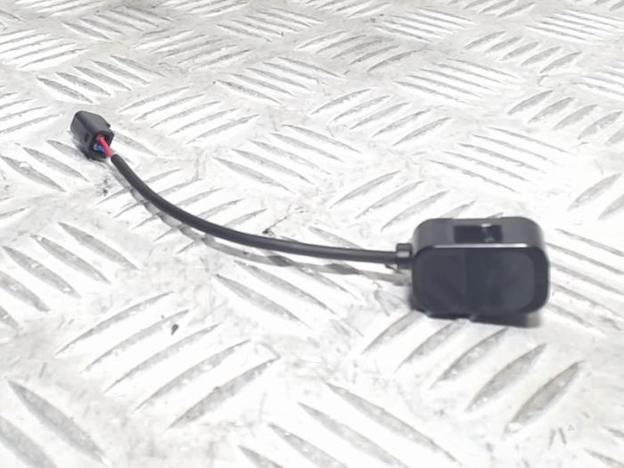 Używane Mikrofon Opel Astra K 1.4 Turbo 16V Cena € 15,00 Procedura marży oferowane przez Automaterialen Ronald Morien B.V.