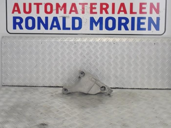Gebrauchte Motorlager Opel Astra K 1.4 Turbo 16V Preis € 15,00 Margenregelung angeboten von Automaterialen Ronald Morien B.V.