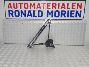 Używane Mechanizm szyby lewej tylnej wersja 4-drzwiowa Volkswagen Golf VII (AUA) 1.4 GTE 16V Cena € 45,00 Procedura marży oferowane przez Automaterialen Ronald Morien B.V.