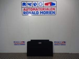 Używane Plyta podlogowa bagaznika Ford B-Max (JK8) Cena € 49,00 Procedura marży oferowane przez Automaterialen Ronald Morien B.V.