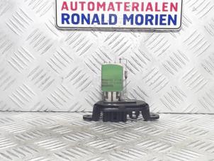Usados Resistencia de calefactor Renault Master IV (FV) Precio € 25,00 Norma de margen ofrecido por Automaterialen Ronald Morien B.V.