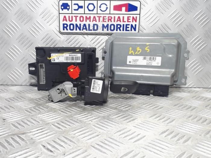 Used Engine management computer Dacia Sandero II 1.0 Sce 12V Price € 295,00 Margin scheme offered by Automaterialen Ronald Morien B.V.