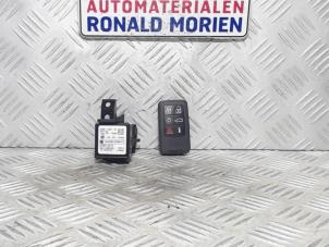 Usagé Module immobiliser Volvo XC60 I (DZ) 2.4 D5 20V 220 AWD Prix € 45,00 Règlement à la marge proposé par Automaterialen Ronald Morien B.V.