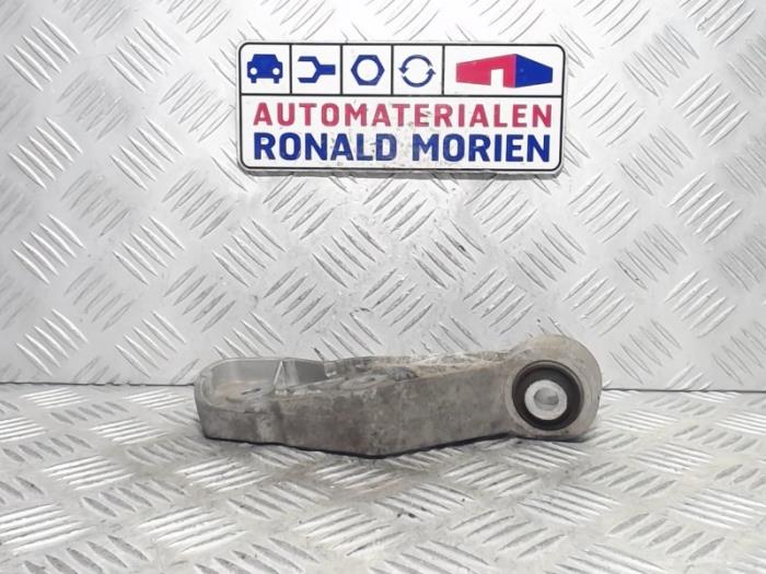 Usagé Support moteur Volvo XC60 I (DZ) 2.4 D5 20V 220 AWD Prix € 10,00 Règlement à la marge proposé par Automaterialen Ronald Morien B.V.