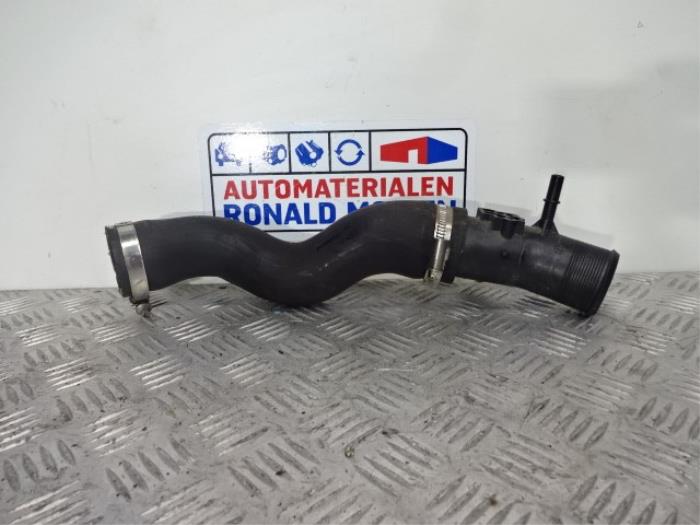 Gebrauchte Intercooler Schlauch Ford Fiesta 6 (JA8) 1.0 EcoBoost 12V 100 Preis € 49,00 Margenregelung angeboten von Automaterialen Ronald Morien B.V.