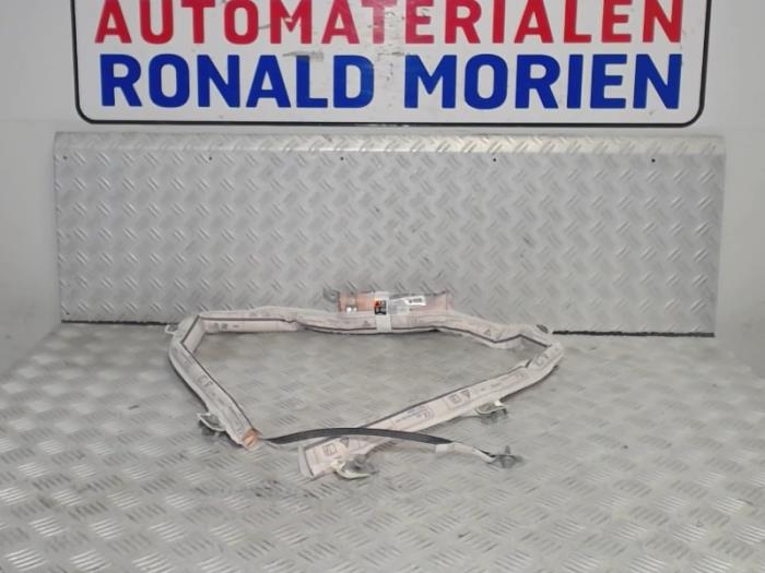 Używane Kurtyna prawa Opel Crossland (X) 1.2 Turbo 12V Cena € 49,00 Procedura marży oferowane przez Automaterialen Ronald Morien B.V.