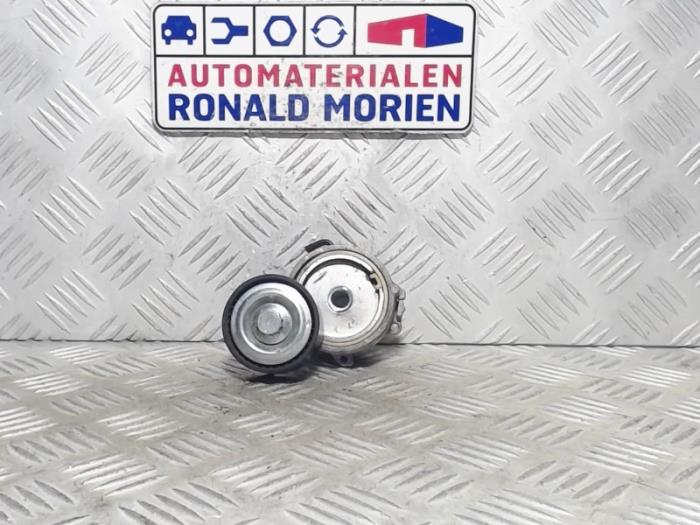 Usados Tensor correa múltiple Opel Crossland (X) 1.2 Turbo 12V Precio € 15,00 Norma de margen ofrecido por Automaterialen Ronald Morien B.V.