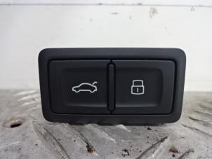 Used Tailgate switch Audi Q3 Price € 30,25 Inclusive VAT offered by Automaterialen Ronald Morien B.V.