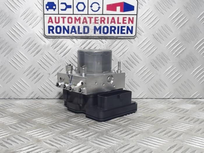 Begagnade ABS-pump Nissan Qashqai (J11) 1.3 DIG-T 140 16V Pris € 195,00 Marginaltabell erbjuds av Automaterialen Ronald Morien B.V.