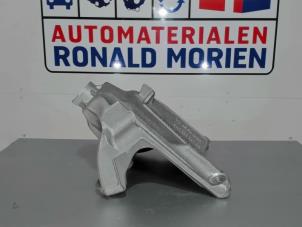 New Engine mount Volkswagen Touareg 2.0 TSI Price € 30,25 Inclusive VAT offered by Automaterialen Ronald Morien B.V.