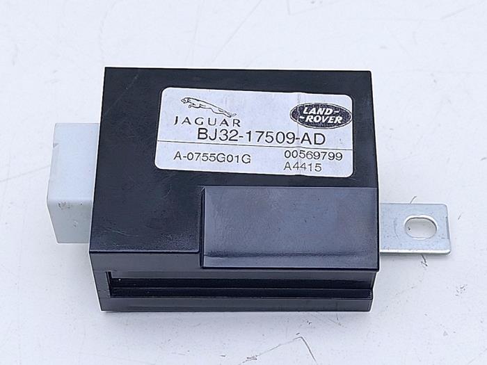 Używane Modul wycieraczek Landrover Range Rover Evoque (LVJ/LVS) 2.2 SD4 16V Cena € 25,00 Procedura marży oferowane przez Automaterialen Ronald Morien B.V.