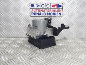 Used ABS pump Landrover Range Rover Evoque (LVJ/LVS) 2.2 SD4 16V Price € 295,00 Margin scheme offered by Automaterialen Ronald Morien B.V.