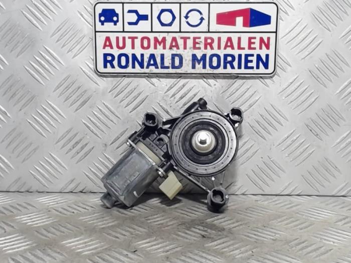 Usados Motor de ventanilla de puerta Audi TT (FV3/FVP) 2.0 TFSI 16V Precio € 9,99 IVA incluido ofrecido por Automaterialen Ronald Morien B.V.