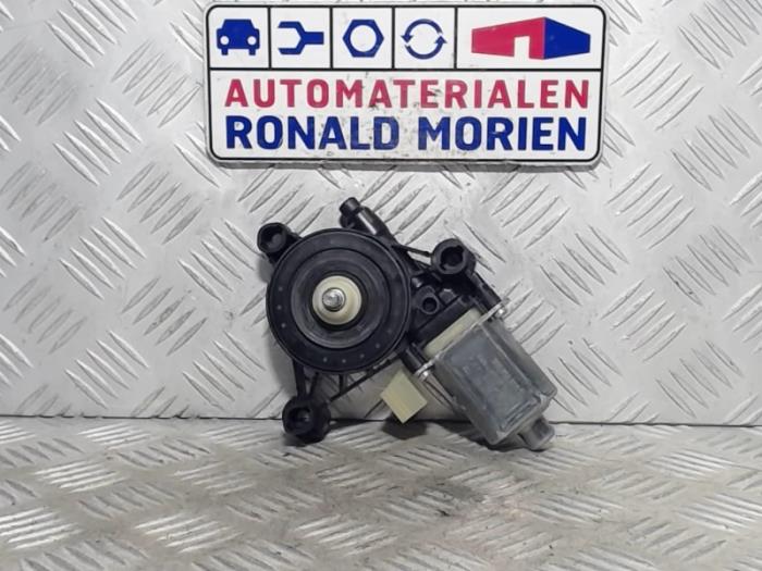 Usados Motor de ventanilla de puerta Audi TT (FV3/FVP) 1.8 TFSI 16V Precio € 9,99 IVA incluido ofrecido por Automaterialen Ronald Morien B.V.