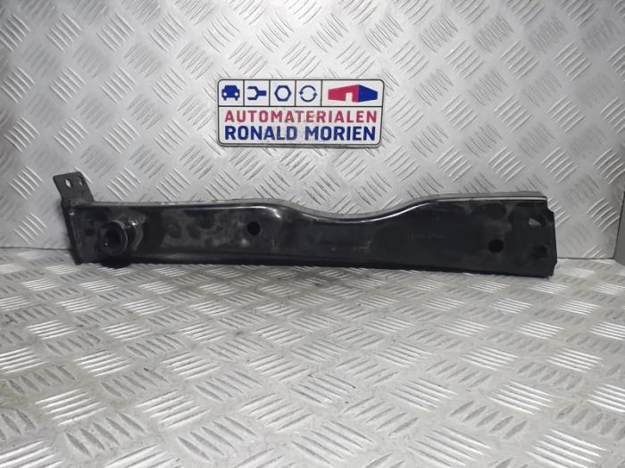 Usados Subchasis Nissan Qashqai (J11) 1.3 DIG-T 140 16V Precio € 95,00 Norma de margen ofrecido por Automaterialen Ronald Morien B.V.