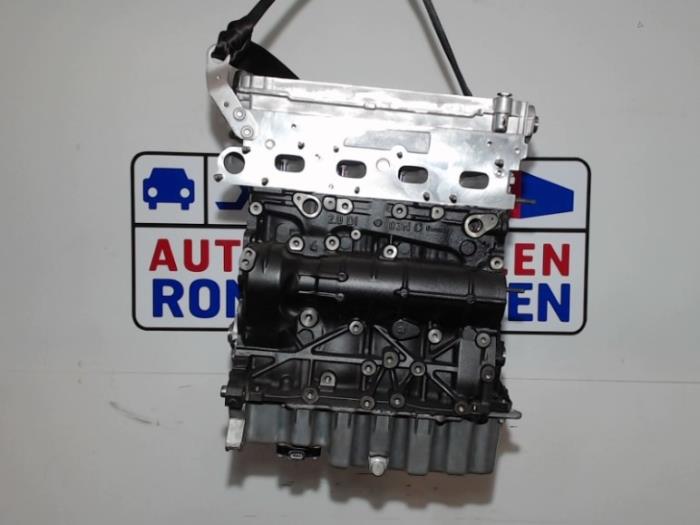 Motor van een Volkswagen Passat (362)  2014
