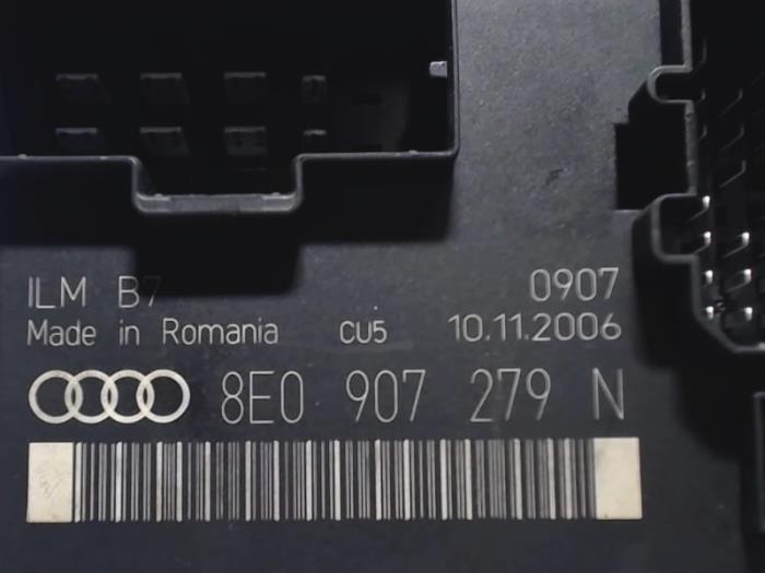 Ordinateur contrôle fonctionnel d'un Audi A4 Avant (B7) 2.0 TDI 2006