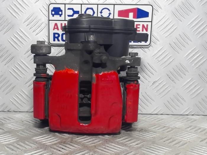 Gebrauchte Bremszange links hinten Audi A6 Avant (C7) 3.0 V6 24V TFSI Quattro Preis € 75,00 Margenregelung angeboten von Automaterialen Ronald Morien B.V.