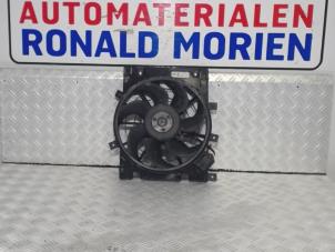 Usagé Moto ventilateur Opel Zafira (M75) 2.2 16V Direct Ecotec Prix € 25,00 Règlement à la marge proposé par Automaterialen Ronald Morien B.V.