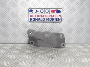 Used Gearbox mount Opel Corsa E 1.0 SIDI Turbo 12V Price € 15,00 Margin scheme offered by Automaterialen Ronald Morien B.V.