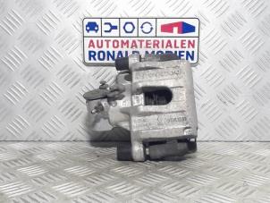 Usagé Etrier de frein (pince) arrière droit Volvo V40 (MV) 1.5 T3 16V Geartronic Prix € 39,00 Règlement à la marge proposé par Automaterialen Ronald Morien B.V.