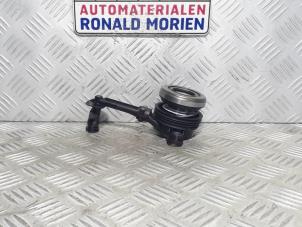 Used Thrust bearing Dacia Duster (SR) Price € 35,00 Margin scheme offered by Automaterialen Ronald Morien B.V.