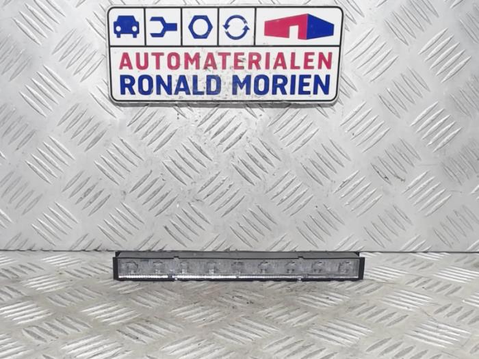 Used Dacia Duster Third brake light 265958992D AUTOMATERIALEN