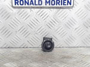Used Mirror switch Dacia Duster (SR) Price € 25,00 Margin scheme offered by Automaterialen Ronald Morien B.V.