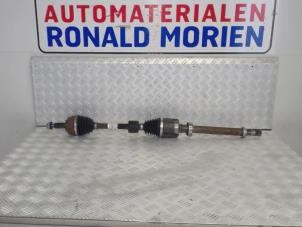Usagé Arbre de transmission avant droit Dacia Duster (SR) Prix € 145,00 Règlement à la marge proposé par Automaterialen Ronald Morien B.V.