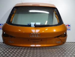 Gebrauchte Heckklappe Audi Q3 Preis € 179,00 Mit Mehrwertsteuer angeboten von Automaterialen Ronald Morien B.V.