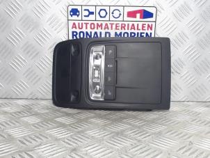 Używane Oswietlenie wewnetrzne przód Audi Q3 Cena € 34,99 Z VAT oferowane przez Automaterialen Ronald Morien B.V.
