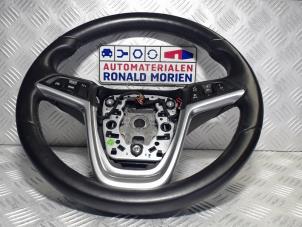 Usados Volante Opel Insignia Mk.I 1.8 Ecotec 16V Precio € 69,00 Norma de margen ofrecido por Automaterialen Ronald Morien B.V.