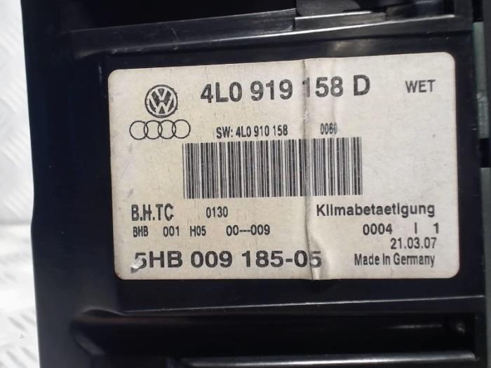Heizung Bedienpaneel van een Audi Q7 (4LB) 3.0 TDI V6 24V 2007